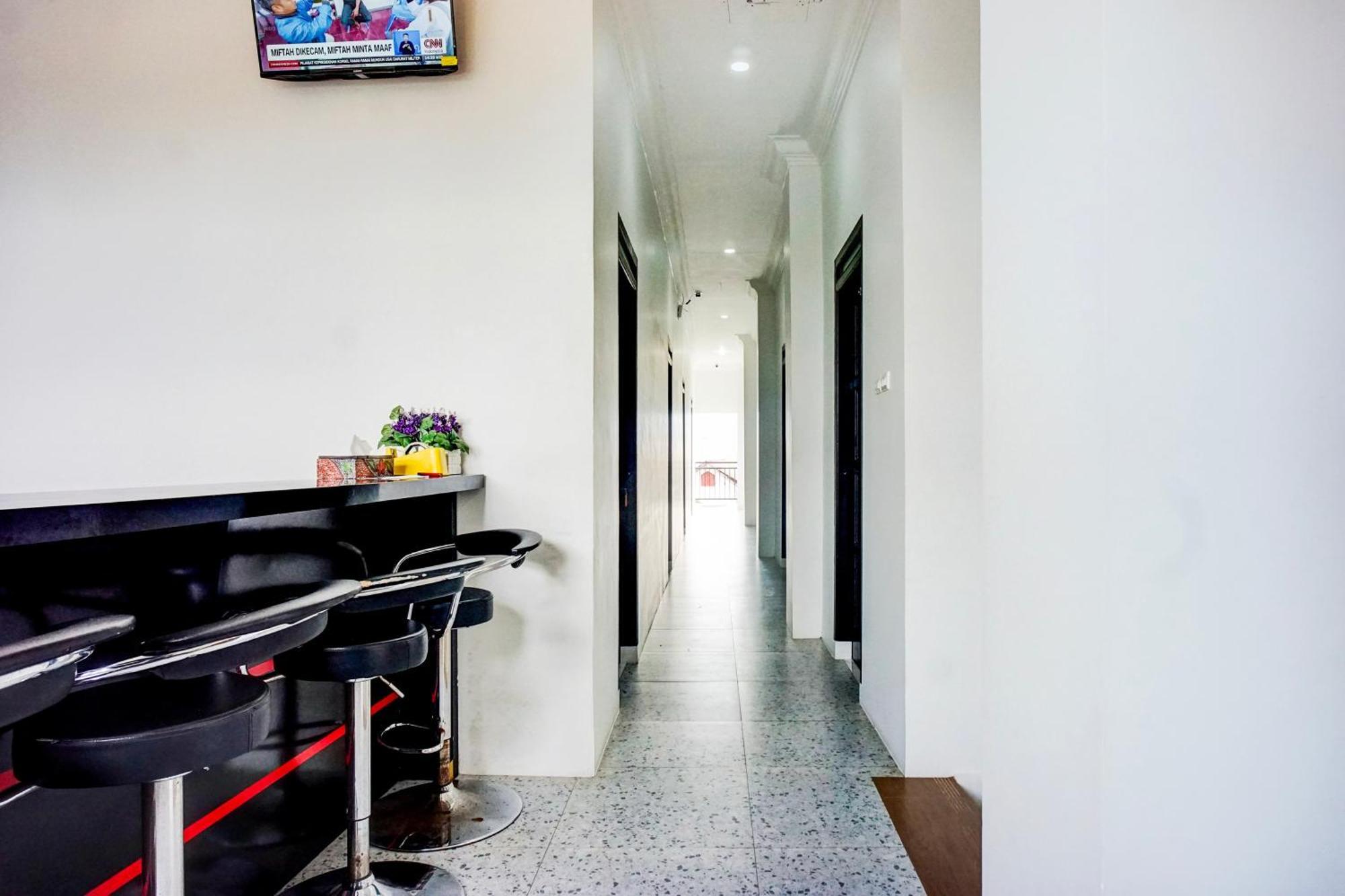 Capital O 94254 Dental Inn Банда-Ачех Екстер'єр фото